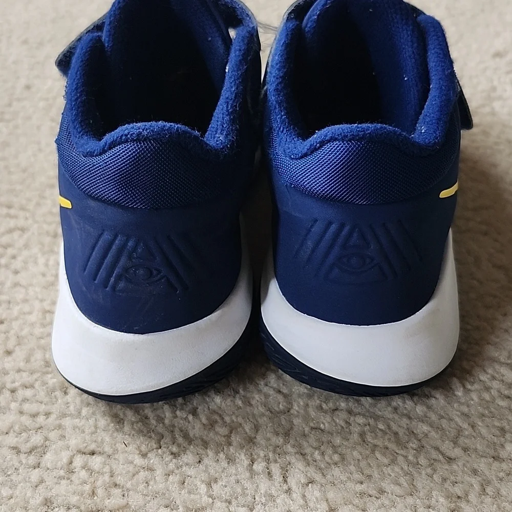 Nike Kyrie Flytrap 4 Shoes size 2.5 - Picture 3 of 3